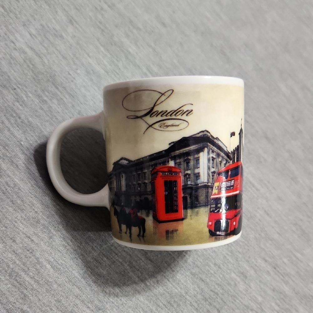 🔴 London England Themed Mini Ceramic Hot Drink Souvenir Mug Cup Glass w/ Handle